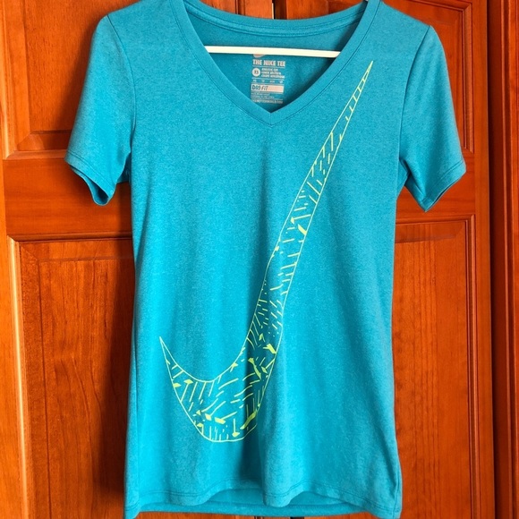 Nike Tops - Nike dri-fit shirt